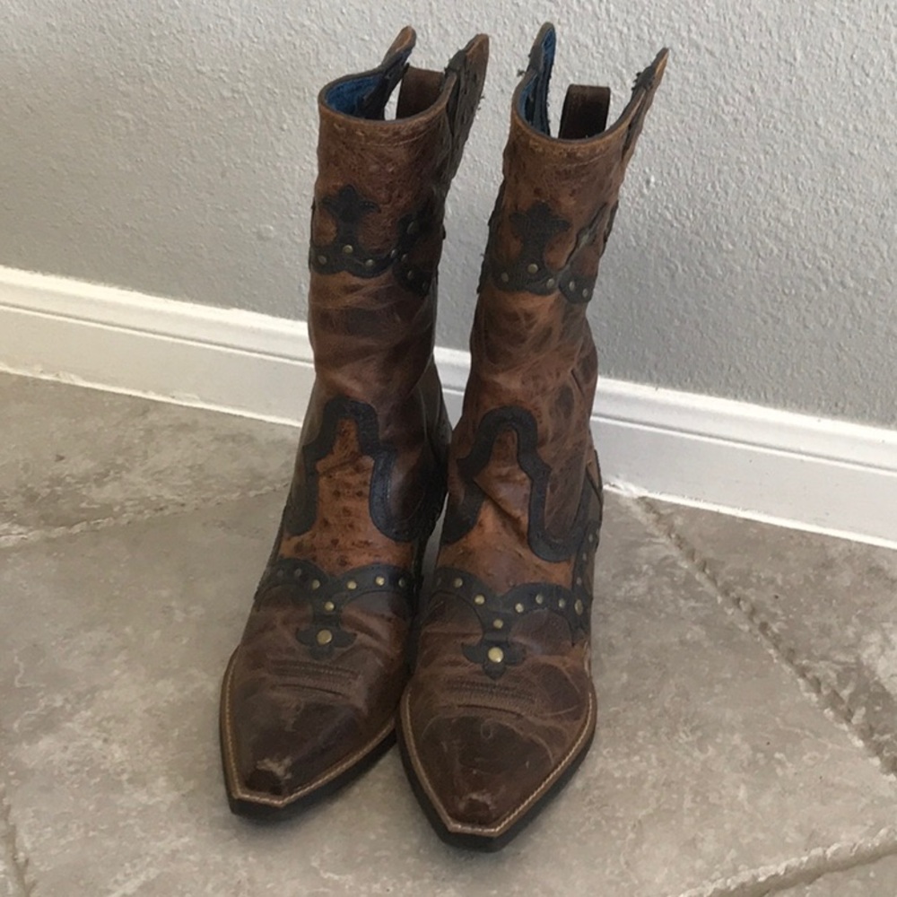 Beautiful western boots.